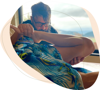 Model auf Massagebank Lomi Lomi Nui Ausbildung