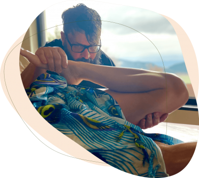 Ausbildungsbild-Portraitbild-mit-Model-Beine Model auf Massagebank Lomi Lomi Nui Ausbildung